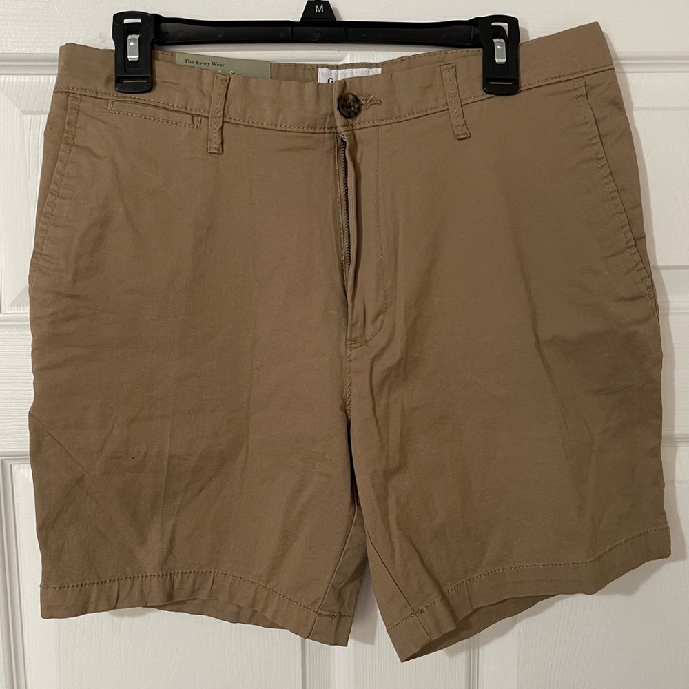 NWT Men’s Goodfellow Khaki Flat Front Shorts.